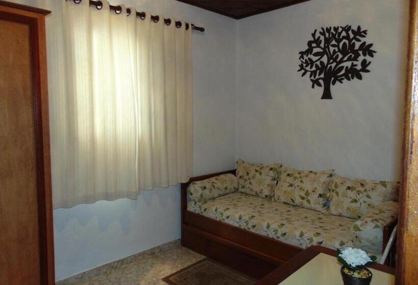 3 Bett Standardzimmer Poolblick, Pousada Villa Da Montanha