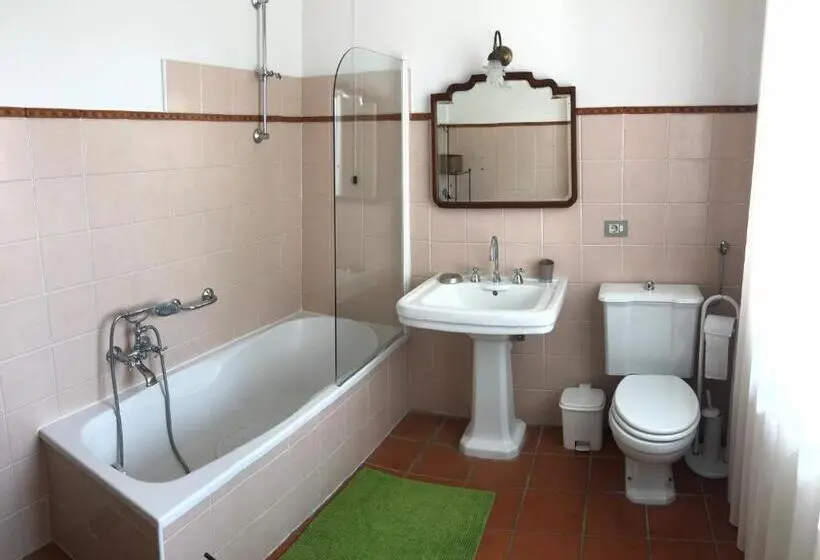 庭の見えるスタンダードトリプルルーム, Agriturismo La Casa In Collina