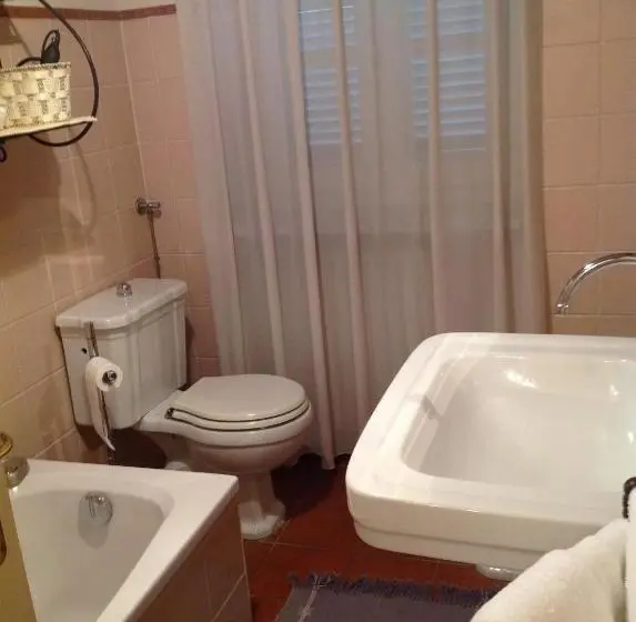 プールビュースタンダードルーム, Agriturismo La Casa In Collina