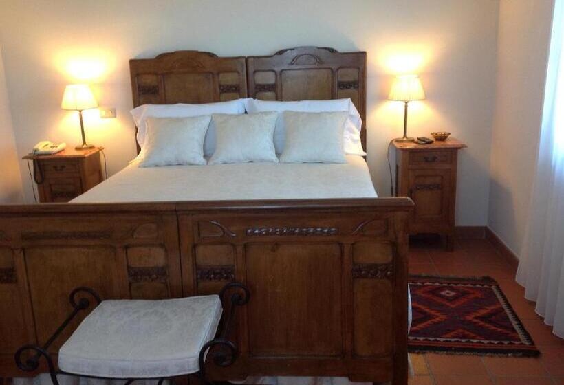 プールビュースタンダードルーム, Agriturismo La Casa In Collina