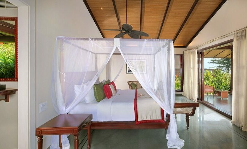 וילת חדר פרמיום, Niraamaya Wellness Retreats Backwaters And Beyond Kumarakom