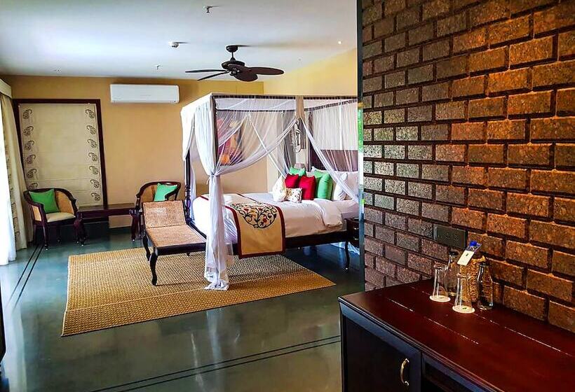 וילת חדר פרמיום, Niraamaya Wellness Retreats Backwaters And Beyond Kumarakom