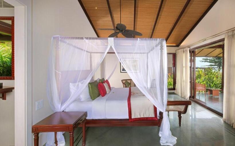 וילת חדר פרמיום, Niraamaya Wellness Retreats Backwaters And Beyond Kumarakom