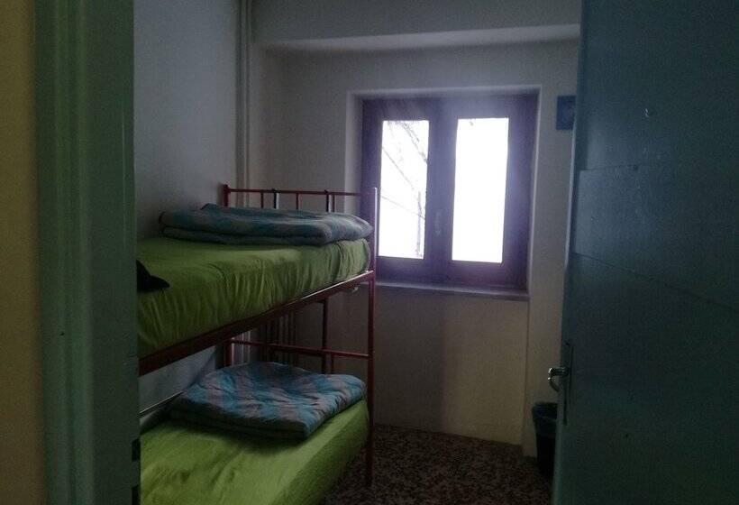 Номер Стандарт Четырехместный Совместный Санузел, Rifugio La Capanna