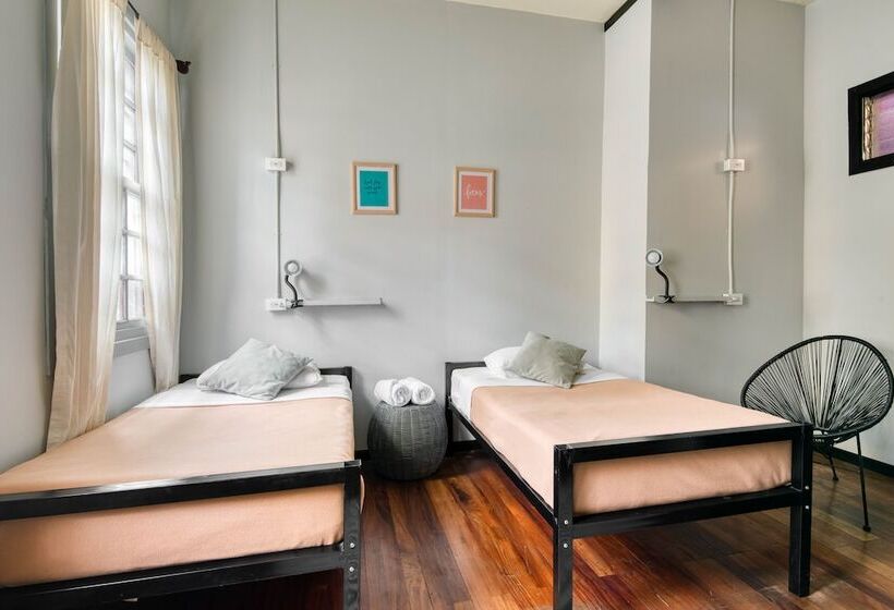 غرفة قياسية, Selina San Jose