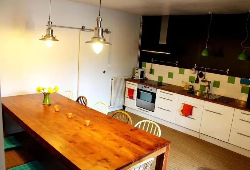 Ortak Banyolu Aile Odası, Board 'n Breakfast