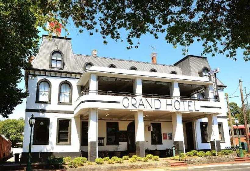 غرفة عائلية, Grand Hotel Healesville