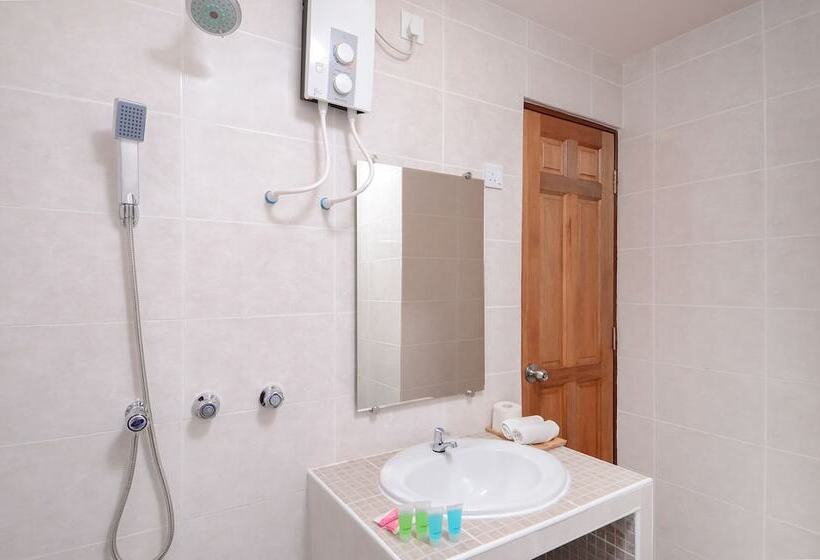 اتاق اکونومی, Triton Beach Hotel & Spa