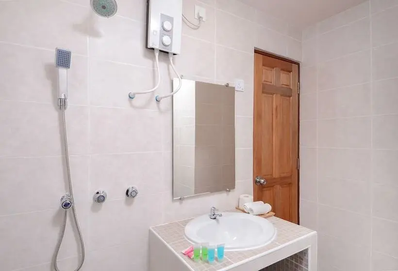 اتاق اکونومی, Triton Beach Hotel & Spa