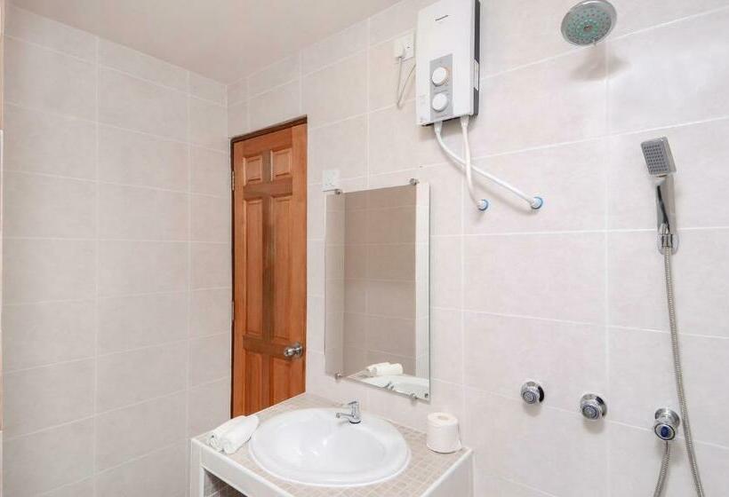 اتاق اکونومی, Triton Beach Hotel & Spa