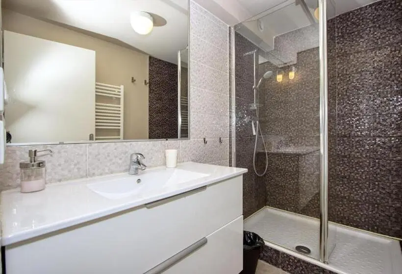 テラスつきの２ベッドルームアパートメント, Villa Maredda