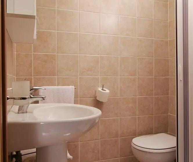 اتاق اکونومی, B&b Napoli Plebiscito