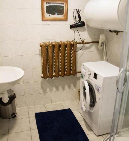 تختخواب در اتاق مشترک, Amber Private Rooms