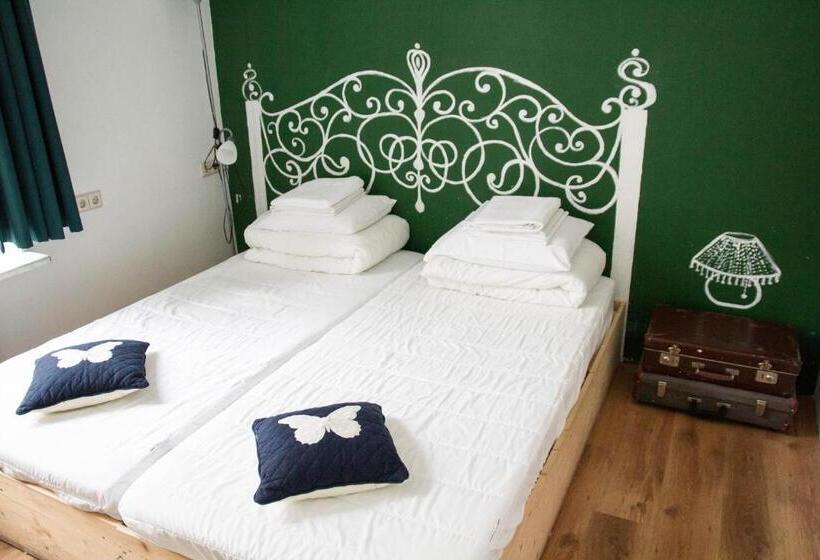 اتاق استاندارد با سرویس بهداشتی مشترک, Amber Private Rooms