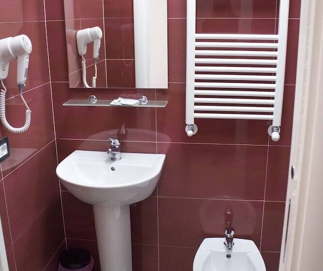 חדר סטנדרט לארבעה, Tiburtina Royal Suites