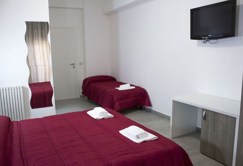 חדר סטנדרט לארבעה, Tiburtina Royal Suites