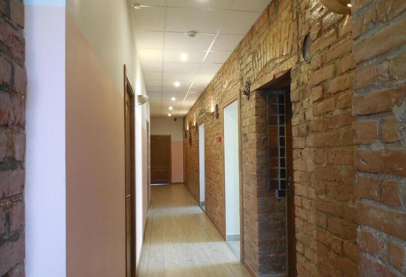 اتاق خانوادگی با سرویس بهداشتی مشترک, Gogol Park Rooms