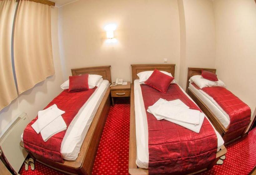 اتاق استاندارد یک تخته با بالکن, Konak Konjic