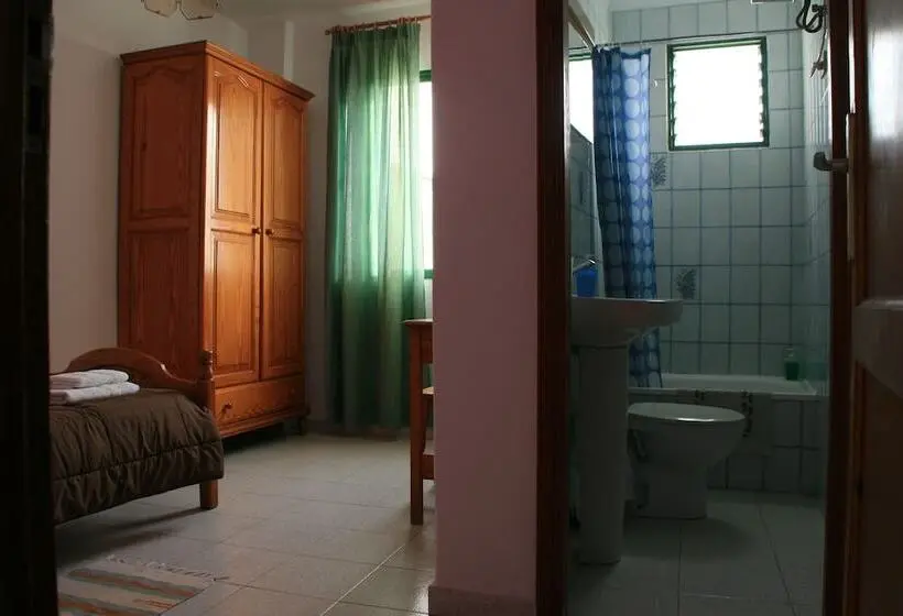 اتاق استاندارد یک نفره, La Palma Hostel By Pension Central