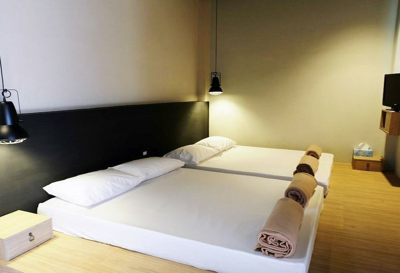 اتاق خانوادگی, Inn Stations Hostel