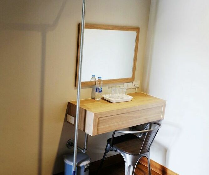 اتاق خانوادگی, Inn Stations Hostel