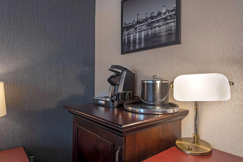 اتاق اکونومی, Inn Stations Hostel