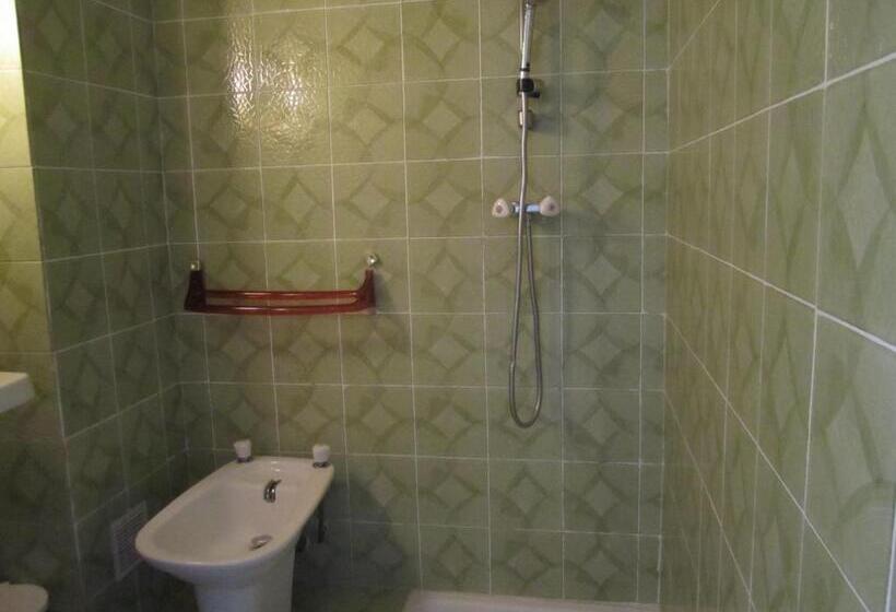 标准工作室, Motel Saint Francois