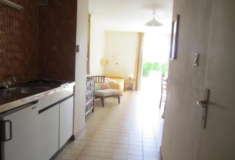 استودیوی استاندارد, Motel Saint Francois