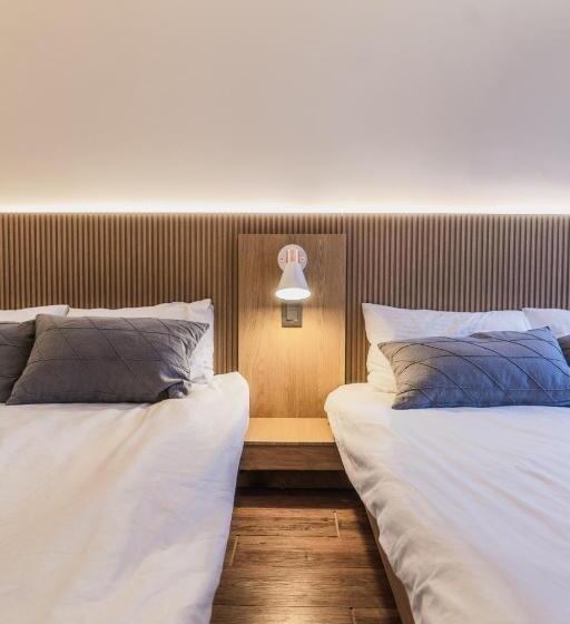 디럭스 트리플 룸, Myeongdong Artmonstay