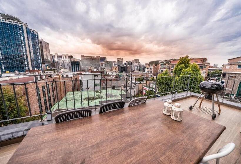 패밀리 룸, Myeongdong Artmonstay