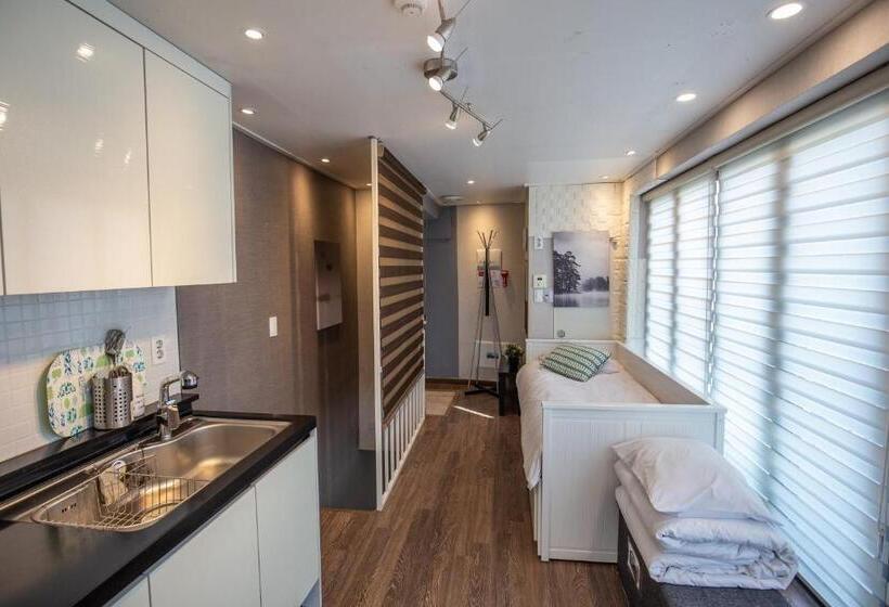 패밀리 룸, Myeongdong Artmonstay