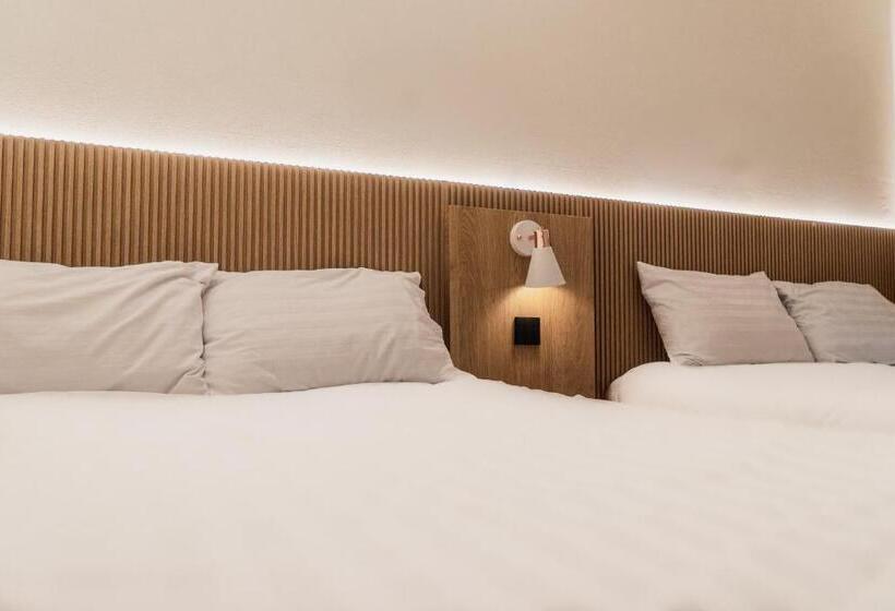 디럭스 트리플 룸, Myeongdong Artmonstay