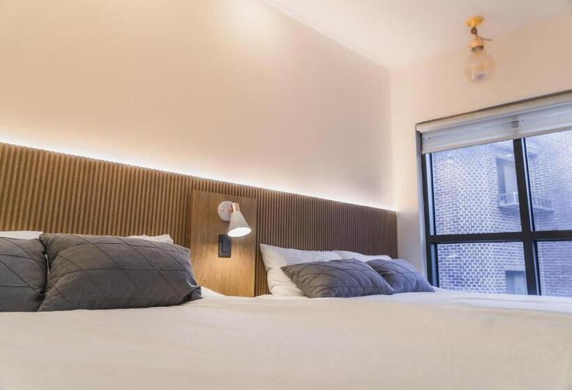 디럭스 트리플 룸, Myeongdong Artmonstay