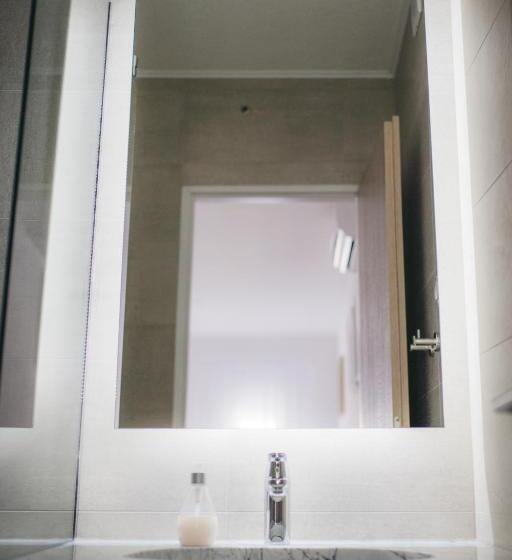 استودیو استاندارد با بالکن, City Apartment One