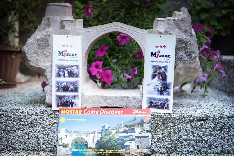 اتاق لوکس, Hostel Mirror