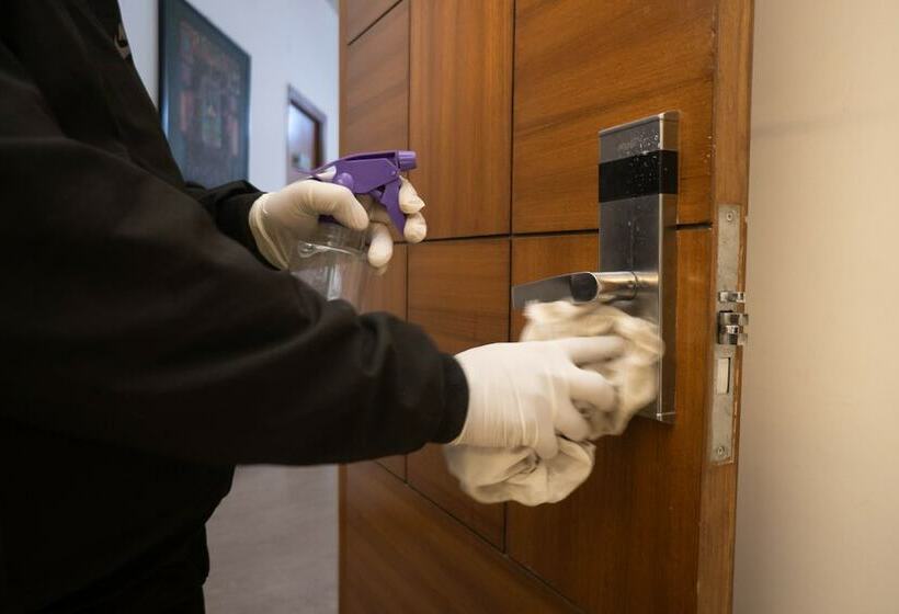 غرفة ديلوكس, Green Castle