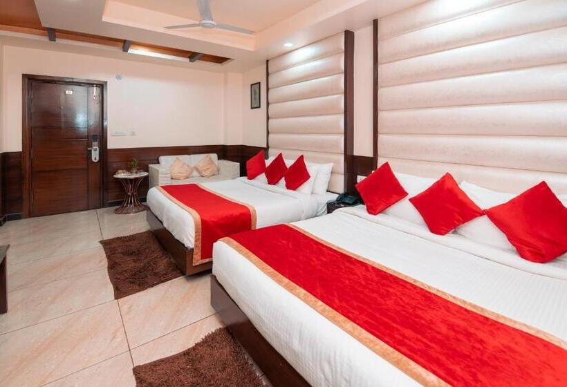 Номер Клуб, The Fern Residency Katra