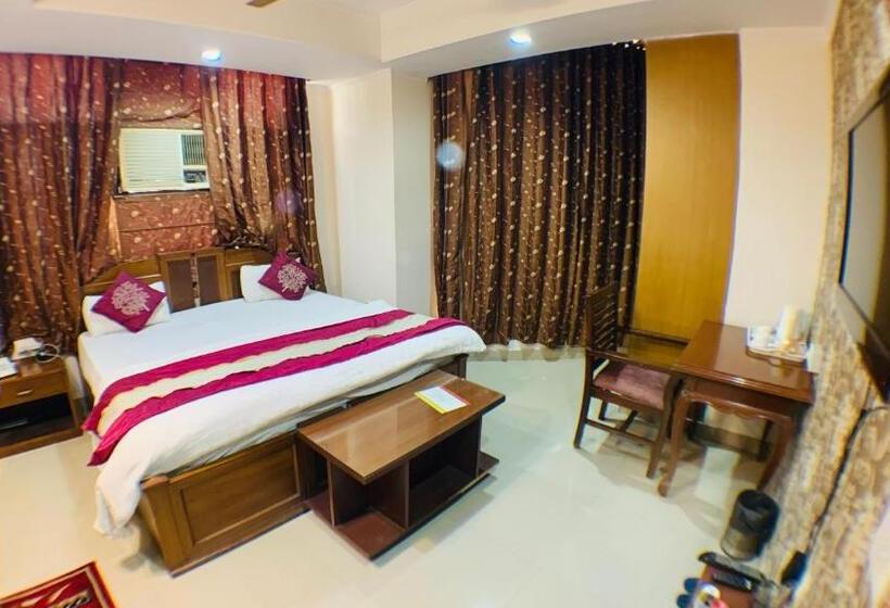 Номер Deluxe, Kashish Residency And Banquet