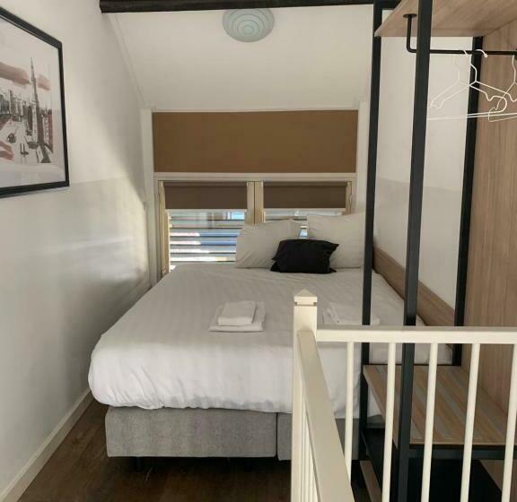 , Plantage Garden Apartments