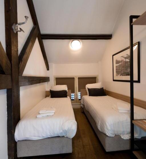 , Plantage Garden Apartments