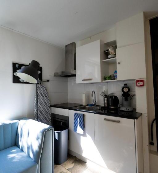 , Plantage Garden Apartments