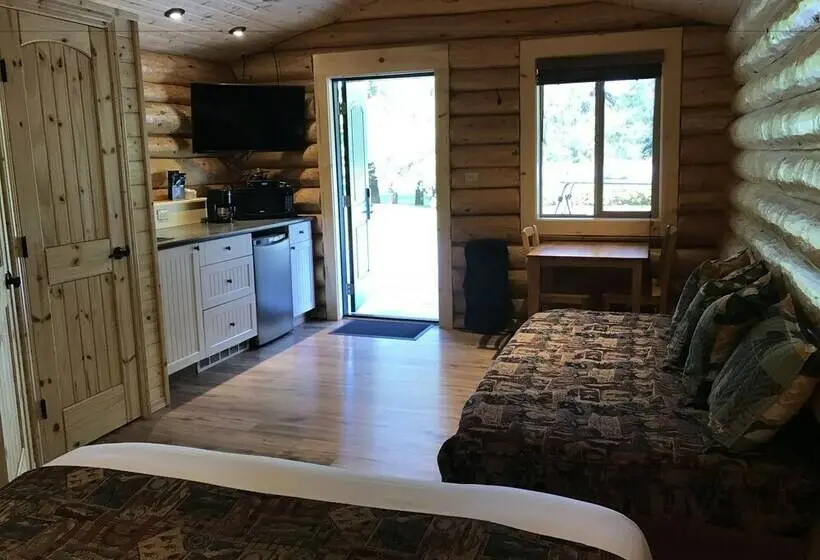 Maja/Mökki, Port Hardy Cabins