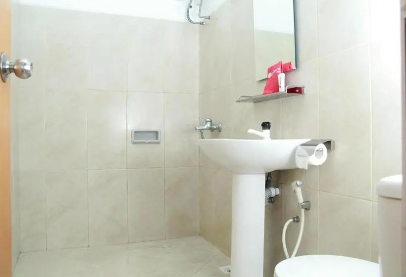Habitación Deluxe, Reddoorz @ Sersan Bajuri