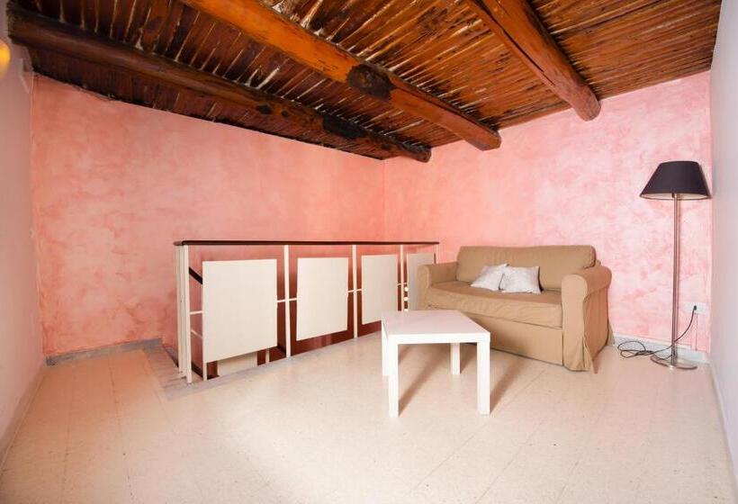 اتاق خانوادگی, Napoli Experience