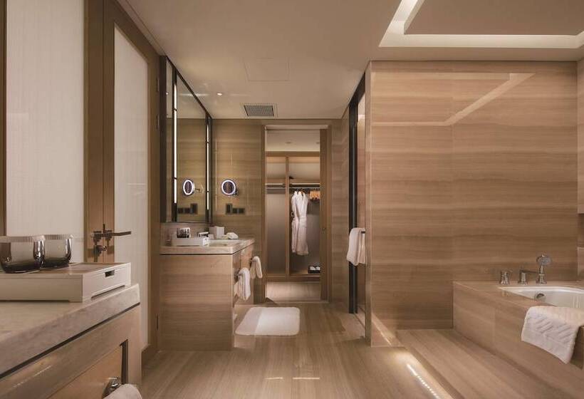 جناح إدارى, Hilton Chengdu Longquanyi
