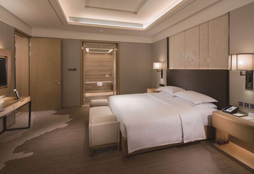 جناح إدارى, Hilton Chengdu Longquanyi