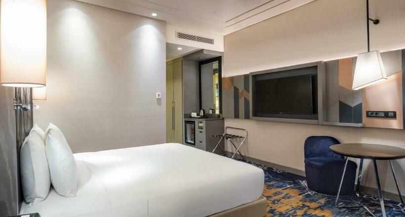 Standard Room King Bed Adapted for people with reduced mobility