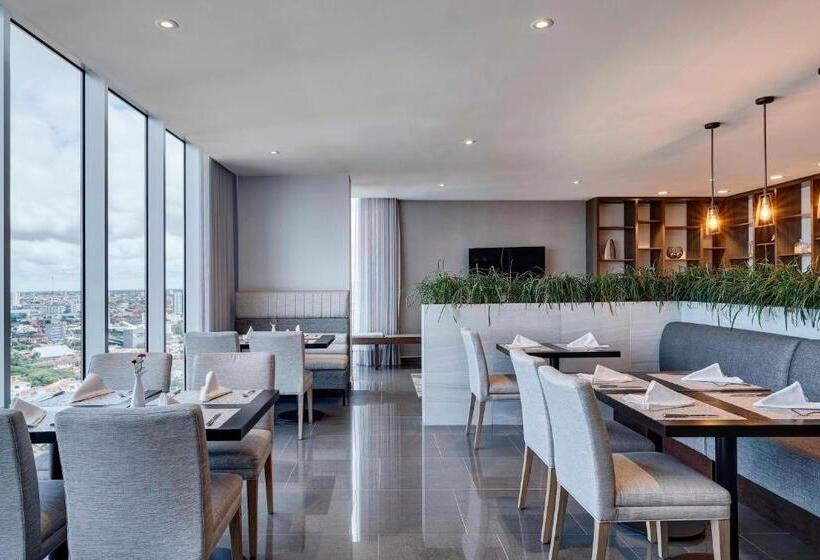 Club Room King Bed, Marriott Santa Cruz De La Sierra