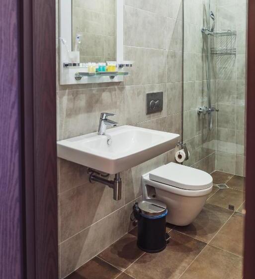 اتاق استاندارد با بالکن و چشمانداز دریا, Sky Inn Batumi