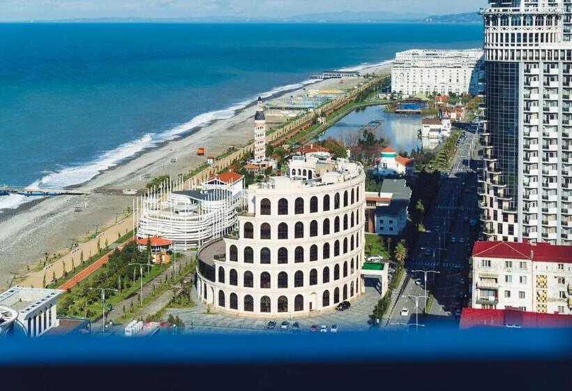 اتاق استاندارد با بالکن و چشمانداز دریا, Sky Inn Batumi